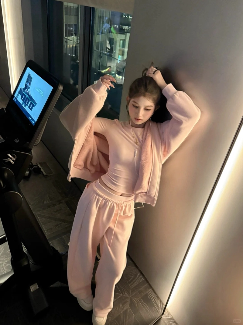 Hình ảnh gái xinh gym hiện đại