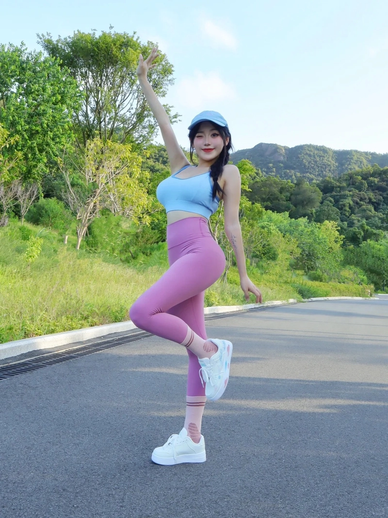 Hình ảnh gái xinh tập gym sexy khỏe khoắn