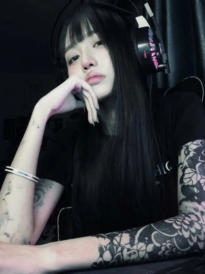 Hình ảnh gái xinh xăm trổ đầy cuốn hút