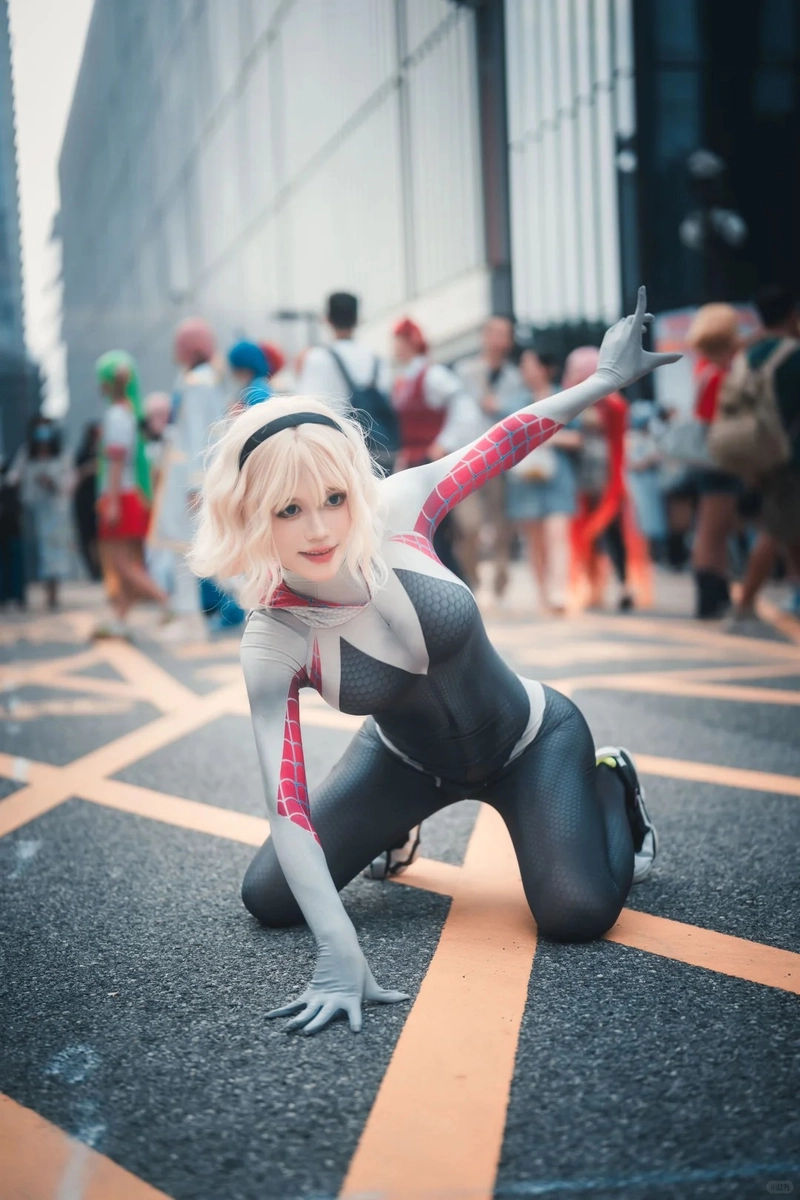 Hình cosplay Người Nhện nữ body chuẩn