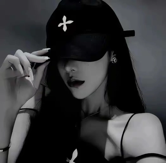 Hình gái ngầu tỏa thần thái tự tin