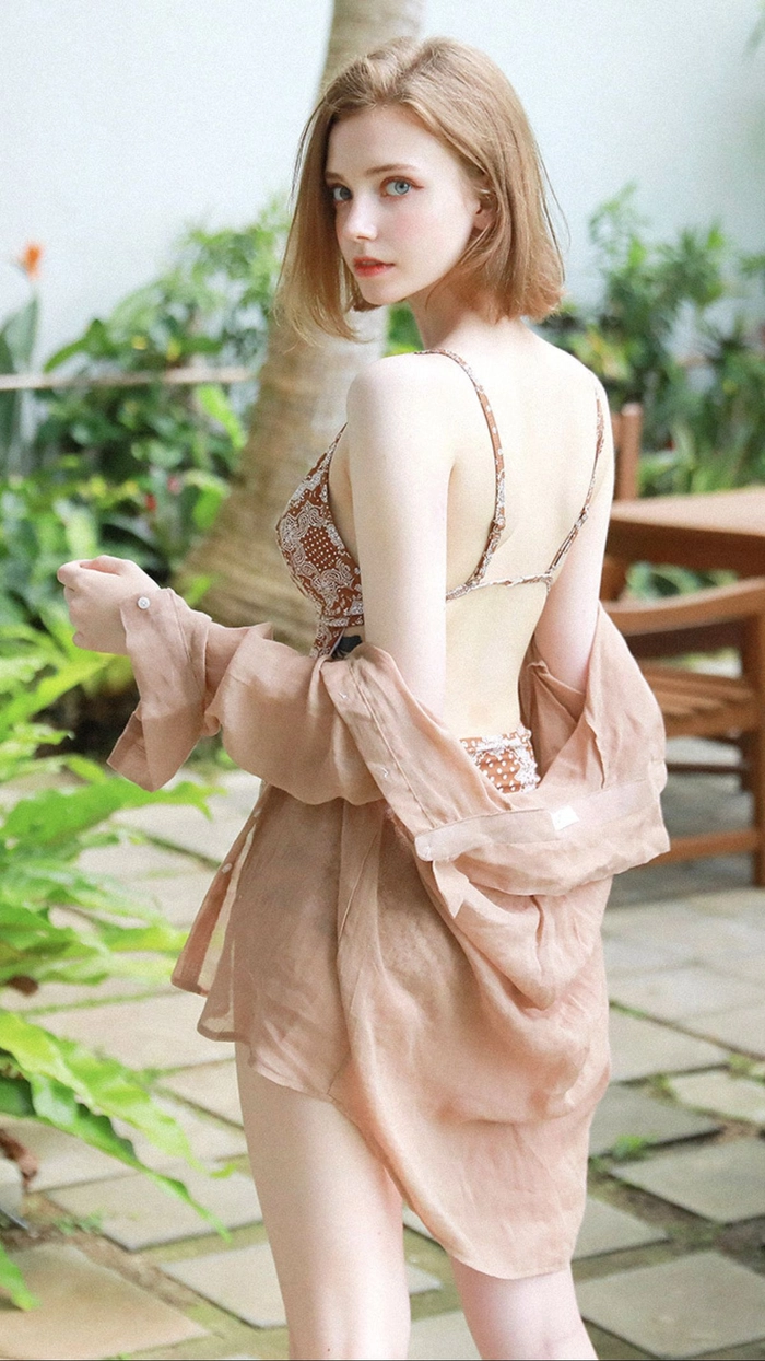 Hình gái xinh châu Âu bikini phong cách sexy