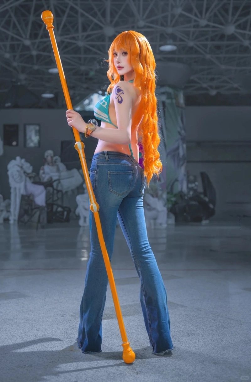 Hình gái xinh cosplay One Piece nghệ thuật