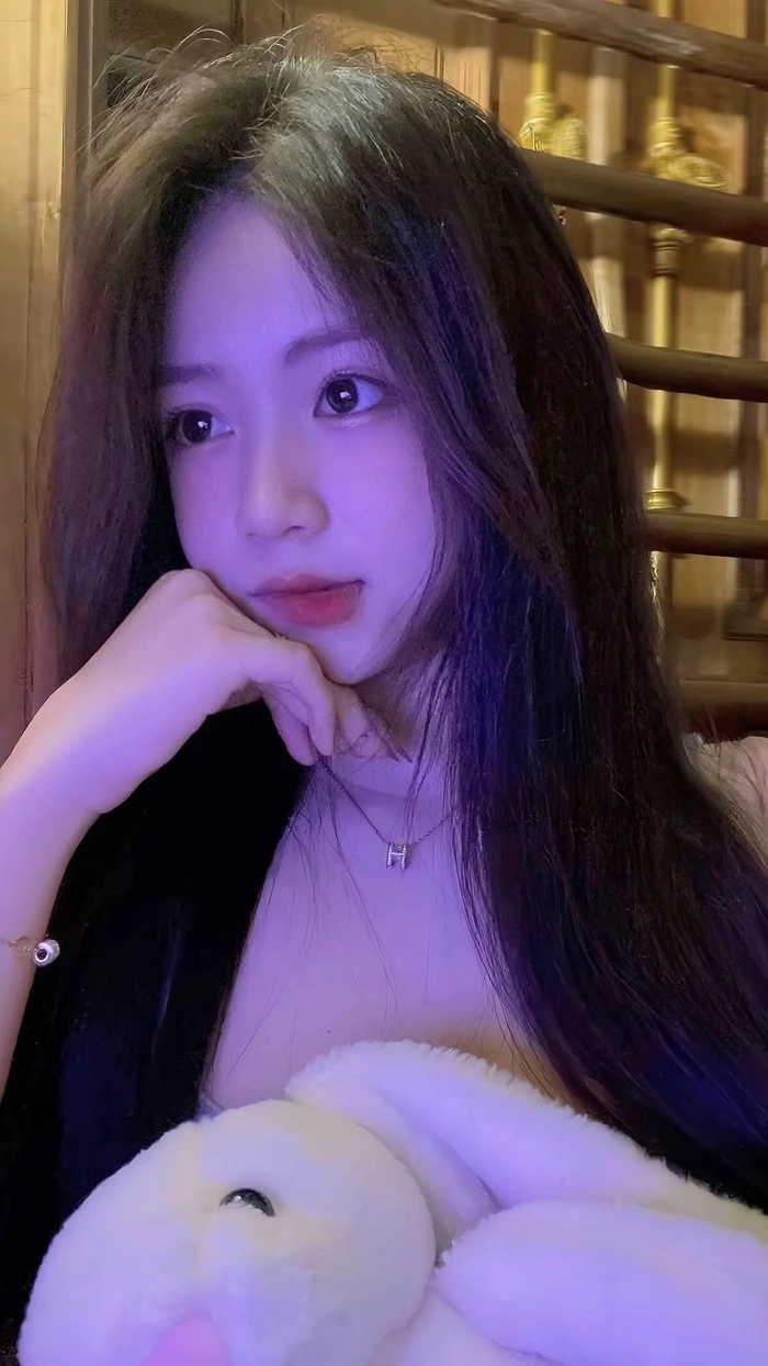 Hình gái xinh da trắng hồng hài hòa