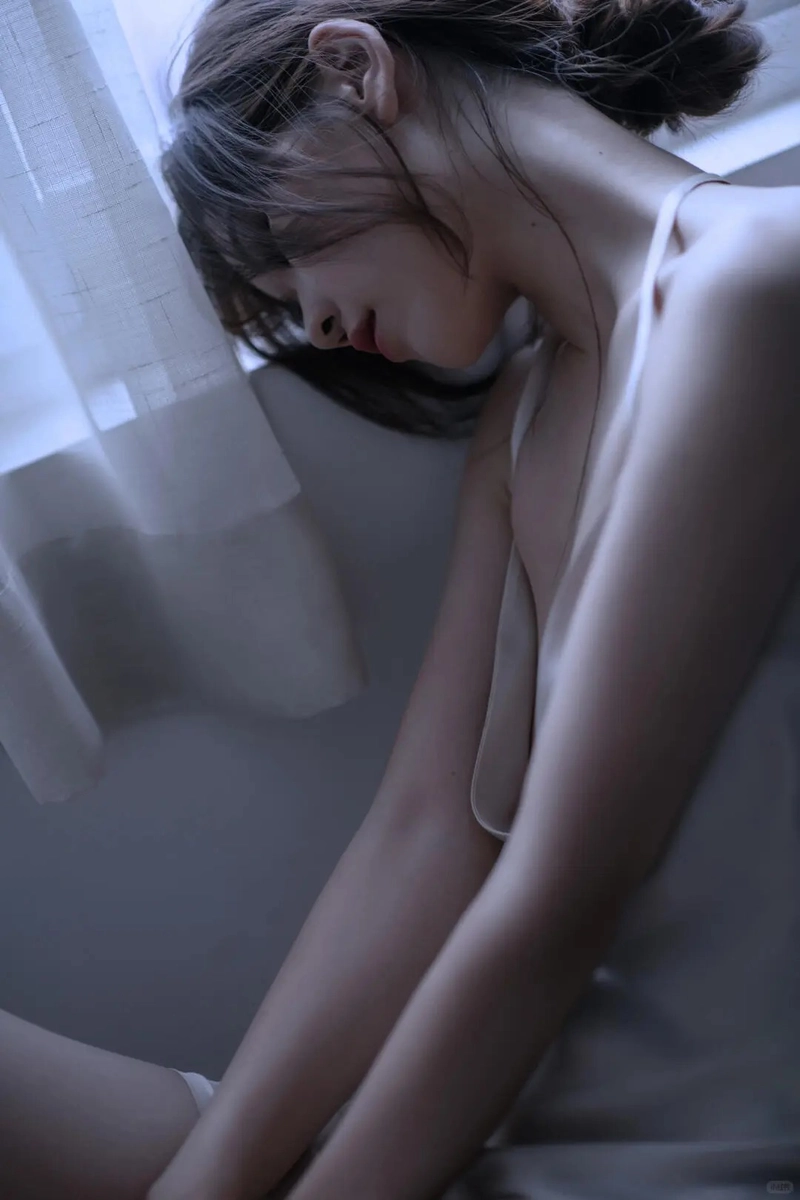 Hình gái xinh hở hang nhưng tinh tế