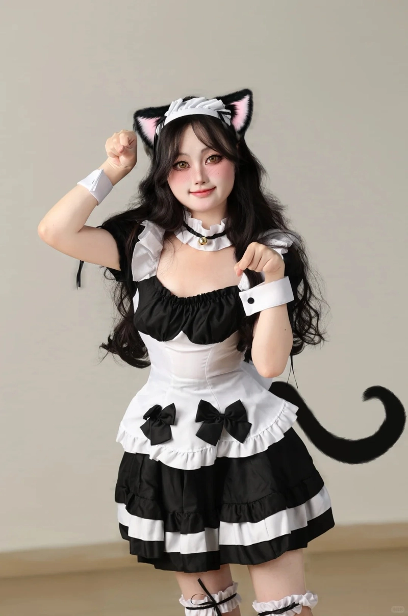 Hình gái xinh mặc đồ mèo đen nóng bỏng