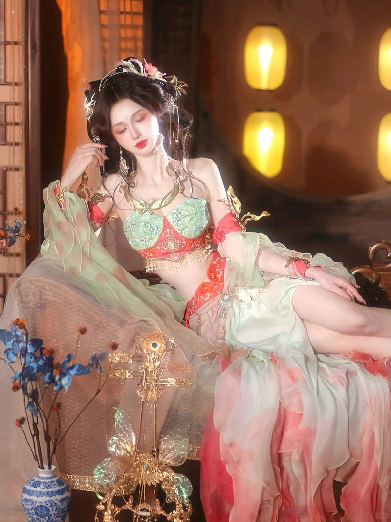 Hình girl Trung Quốc mặc cổ trang