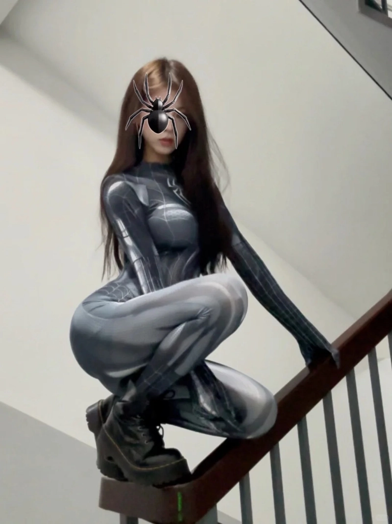 Hot girl cosplay Spider-Girl dáng đẹp