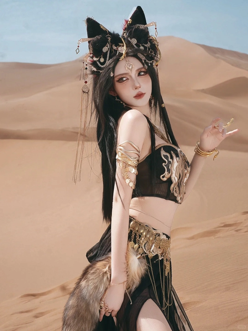 Tạo hình cosplay hồ ly 9 đuôi hấp dẫn