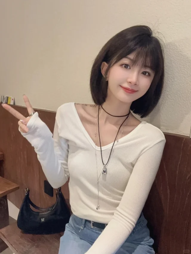 Ảnh gái xinh tóc ngắn sexy nhẹ nhàng