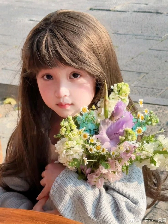 Ảnh bé gái xinh cute