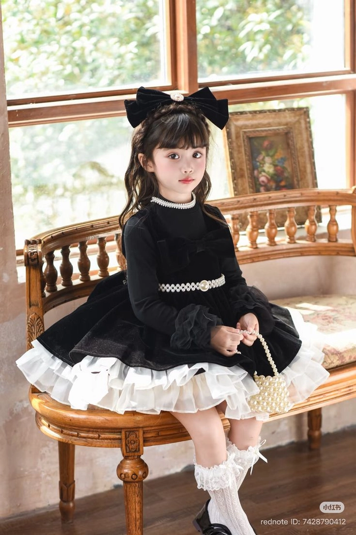 Ảnh em bé gái cute đáng yêu