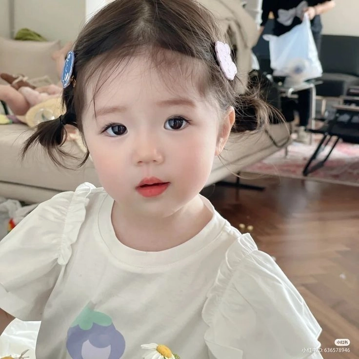 Ảnh em bé gái dễ thương