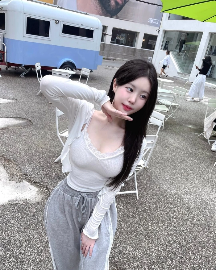 Ảnh gái xinh 2k8 giản dị