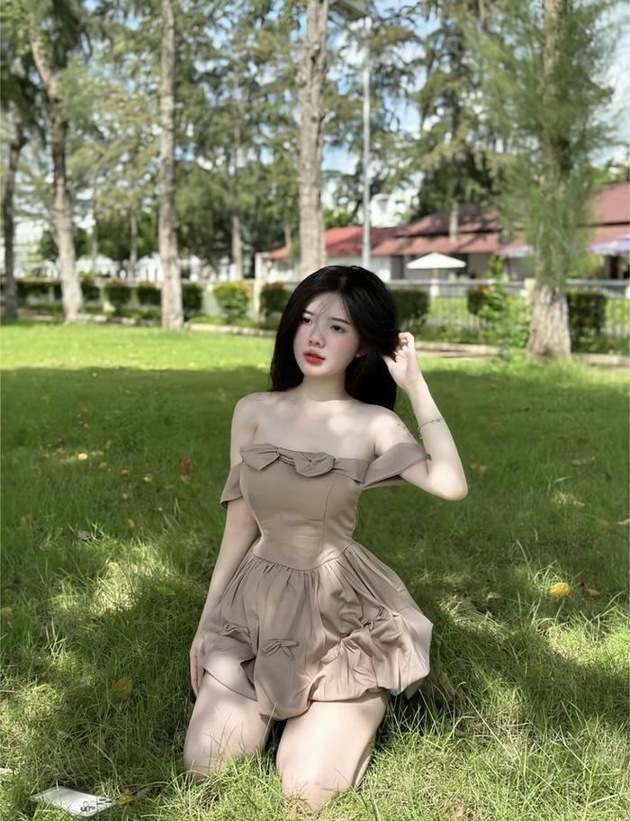 Ảnh gái xinh cấp 2 che mặt nhẹ nhàng