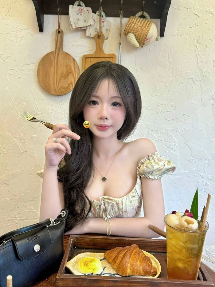 Ảnh gái xinh che mặt 2007 nhìn cuốn