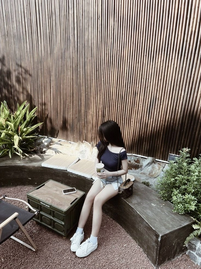 Ảnh gái xinh che mặt 2k7 kín đáo