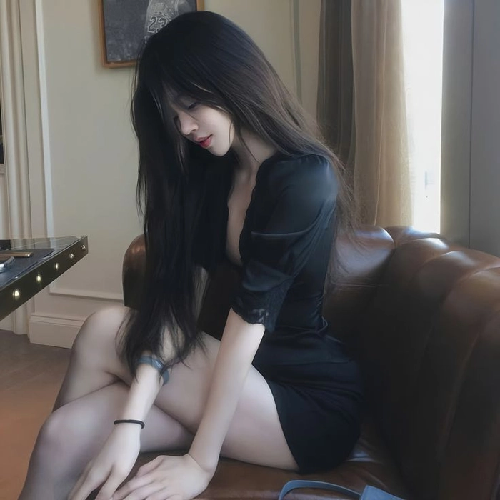 Ảnh gái xinh che mặt tóc dài bí ẩn