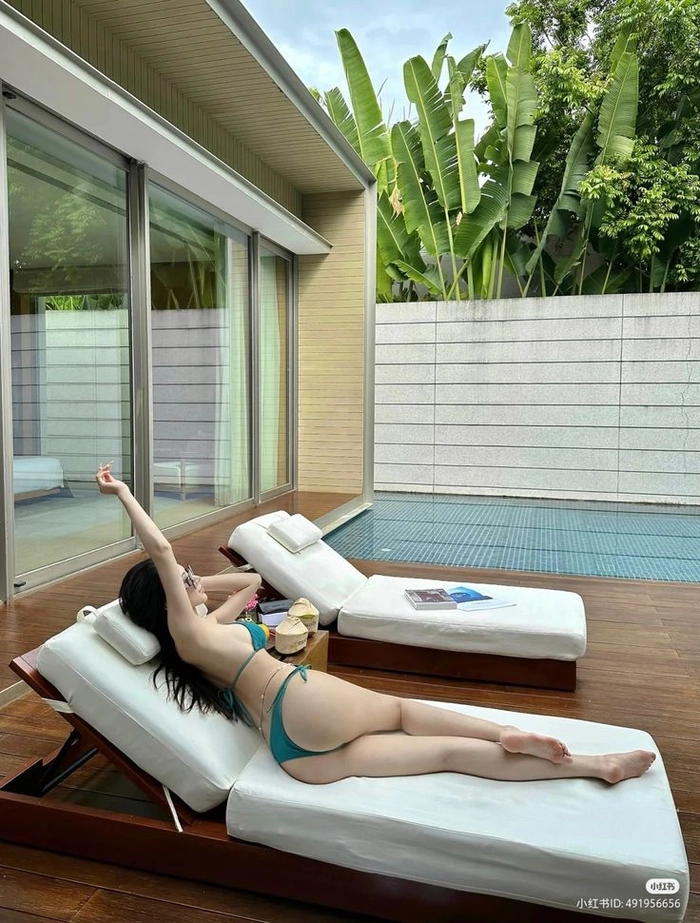 Ảnh gái xinh chụp dáng cute tự nhiên