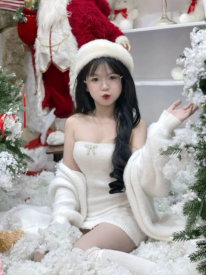 Ảnh gái xinh đeo kính 2k10 đáng yêu