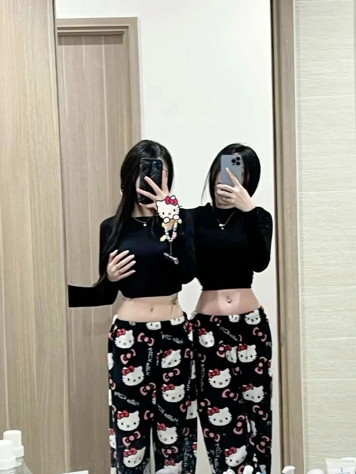 Ảnh gái xinh đồng tính được tìm kiếm