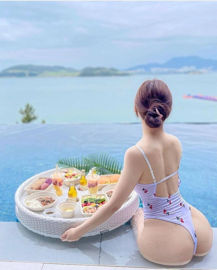 Ảnh gái xinh khoe dáng cong quyến rũ