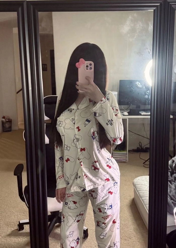 Ảnh gái xinh mặc đồ ngủ sexy vừa đủ