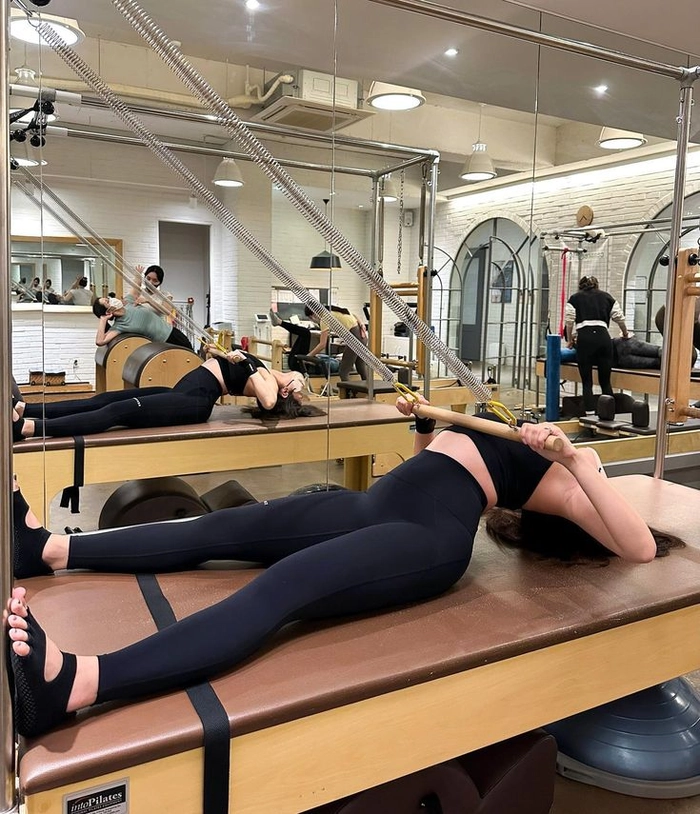 Ảnh gái xinh mặc quần legging đẹp mắt