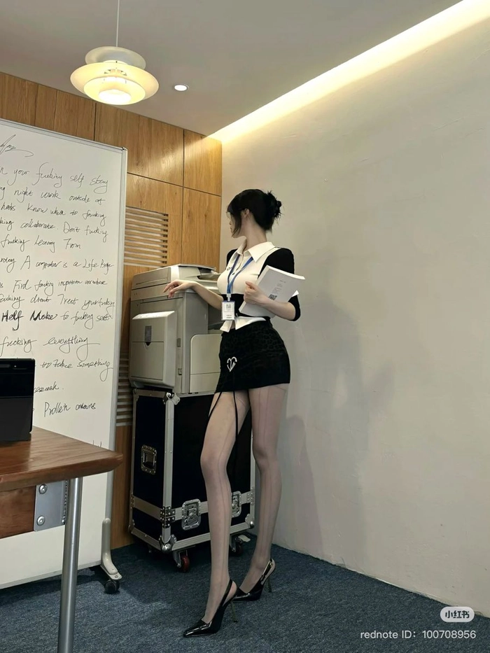 Ảnh gái xinh mặc quần tất phong cách thời trang