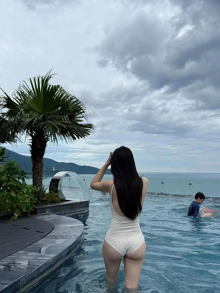 Ảnh gái xinh mông to thần thái nổi bật