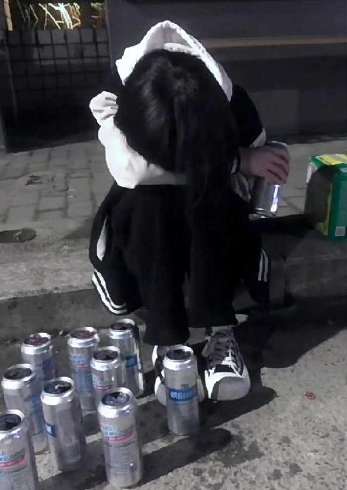 Ảnh gái xinh say rượu mang nét mong manh