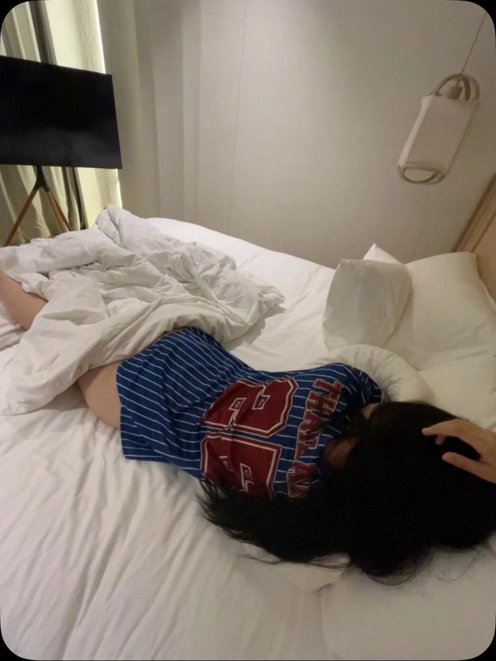 Ảnh gái xinh say rượu phong cách cảm xúc