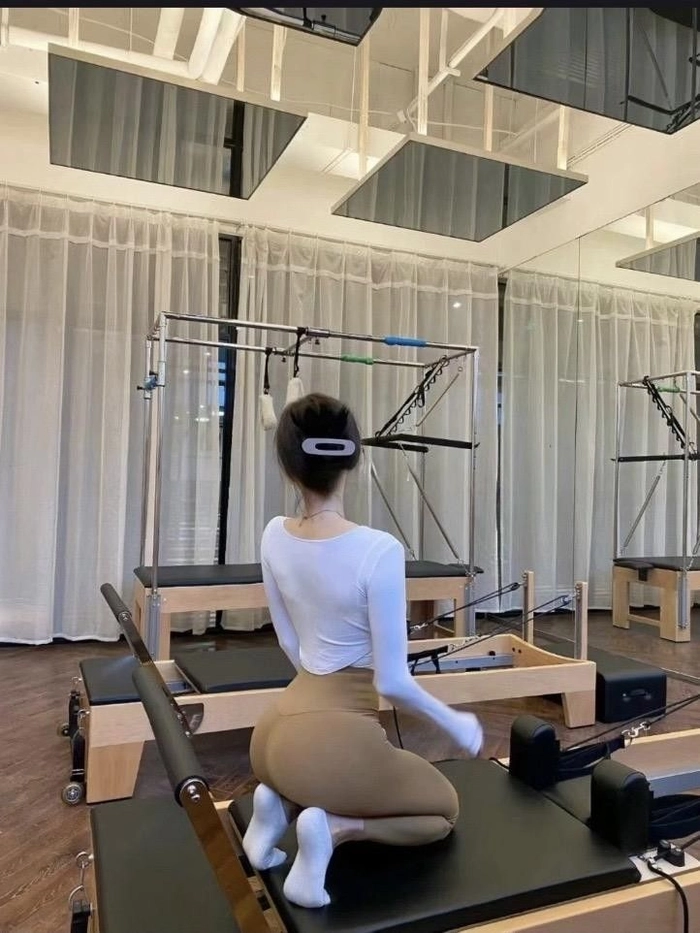 Ảnh gái xinh yoga đẹp mắt hài hòa