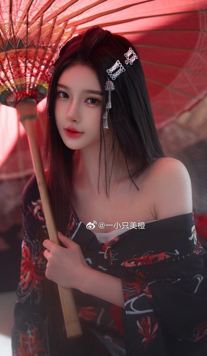 Ảnh girl kimono sexy tinh giản