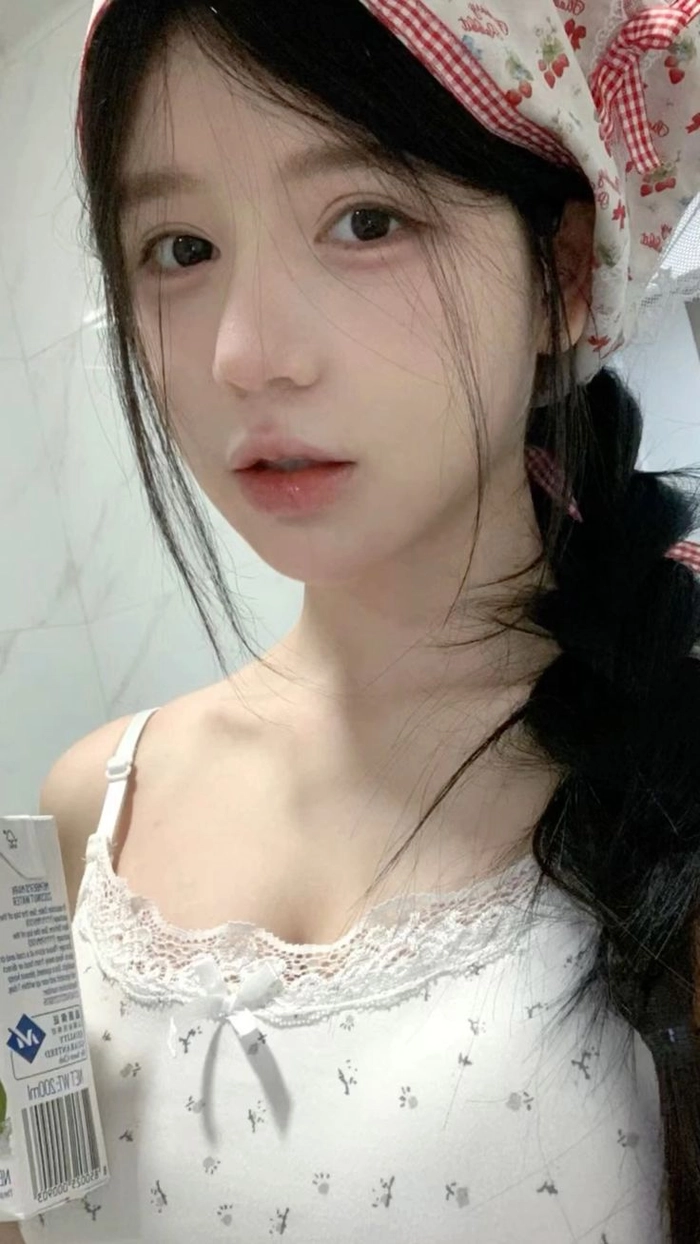 Ảnh mặt mộc gái xinh đời thường