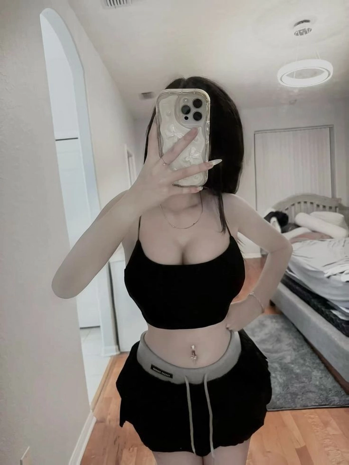 Ảnh tự sướng của gái xinh trong ánh sáng tự nhiên