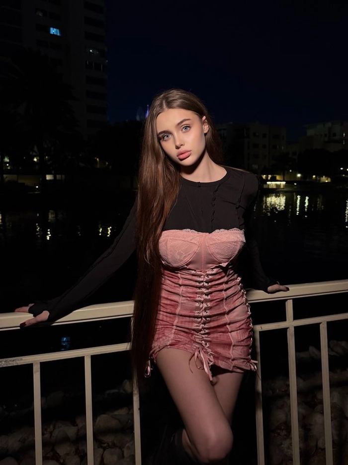 Gái Ấn Độ đẹp cuốn hút ánh nhìn