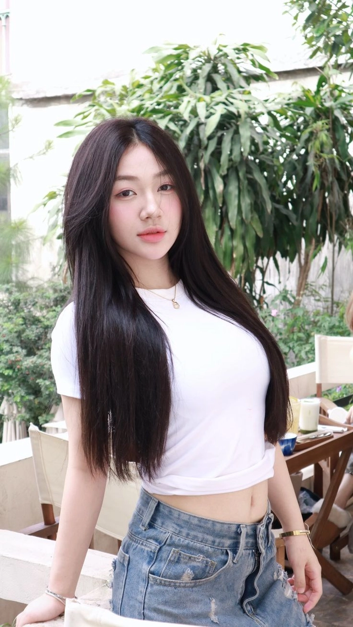 Gái Indonesia phong cách quyến rũ