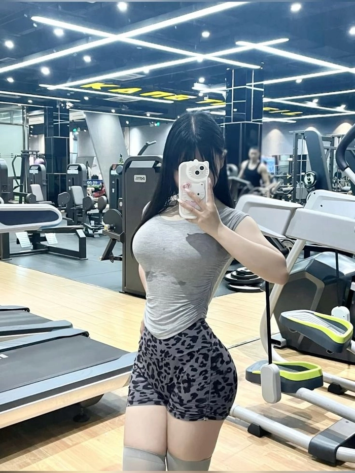 Gái ngon dáng xinh body cân đối