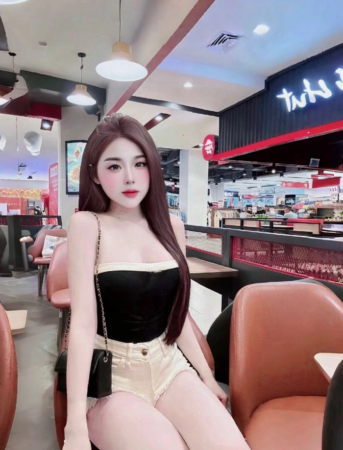 Gái xinh Hà Nội phong cách cuốn hút