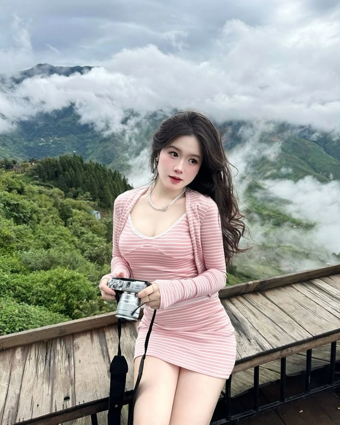 Gái xinh Hà Nội phong cách quyến rũ