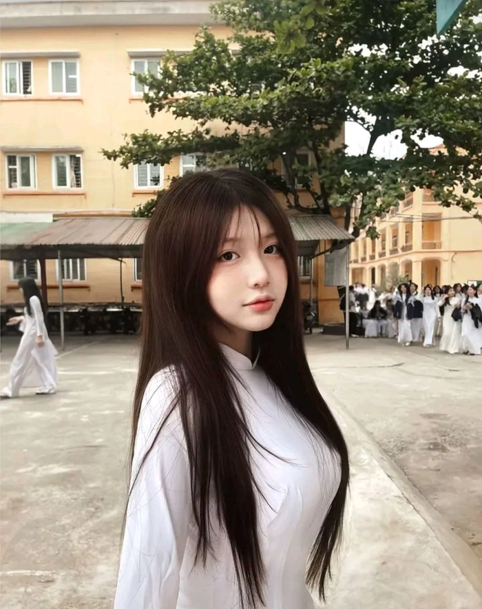 Gái xinh Hà Nội phong thái tự nhiên