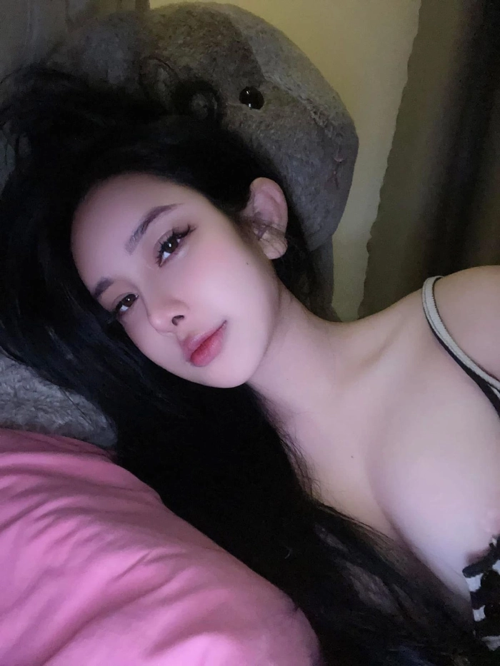 Gái xinh Việt Nam selfie đời thường cuốn hút