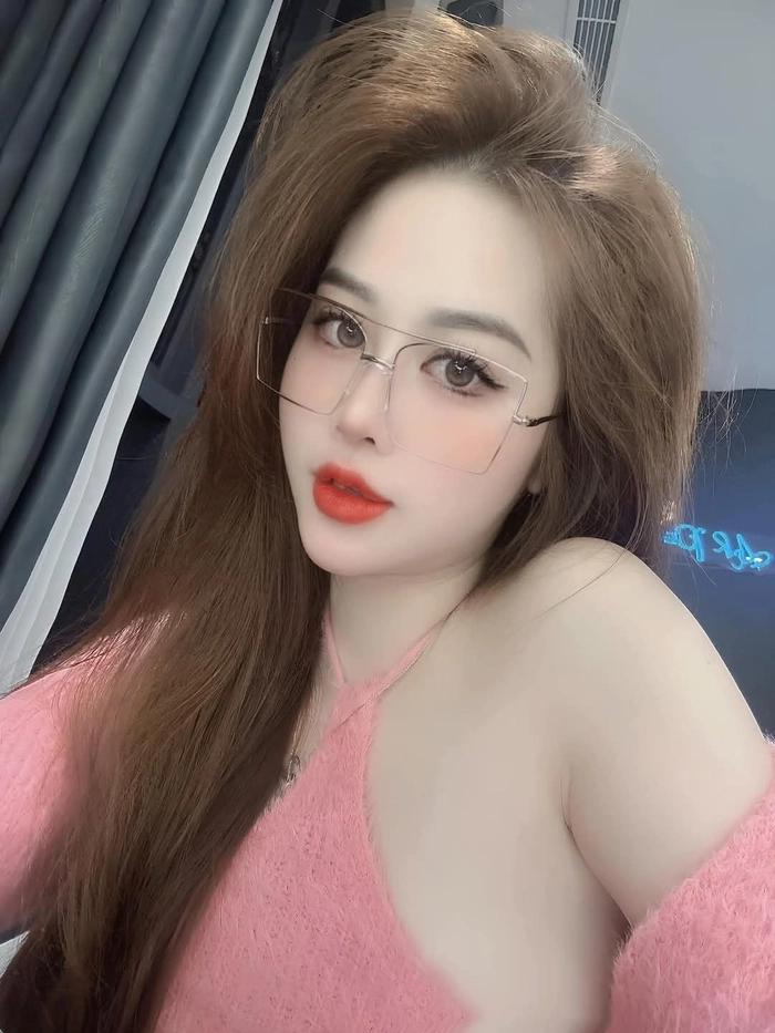 Gái xinh Việt Nam selfie mang cảm giác gần gũi