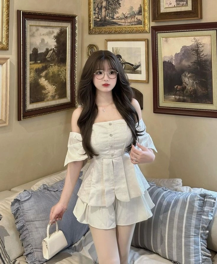 Gái xinh cấp 3 phong cách đơn giản