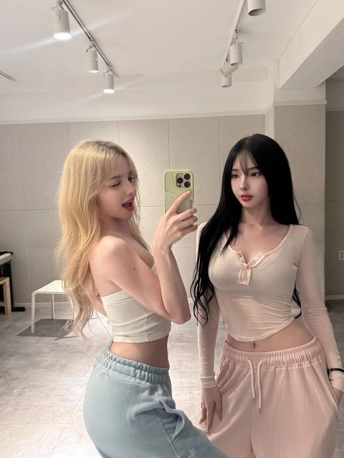 Gái xinh đồng tính phong cách hiện đại