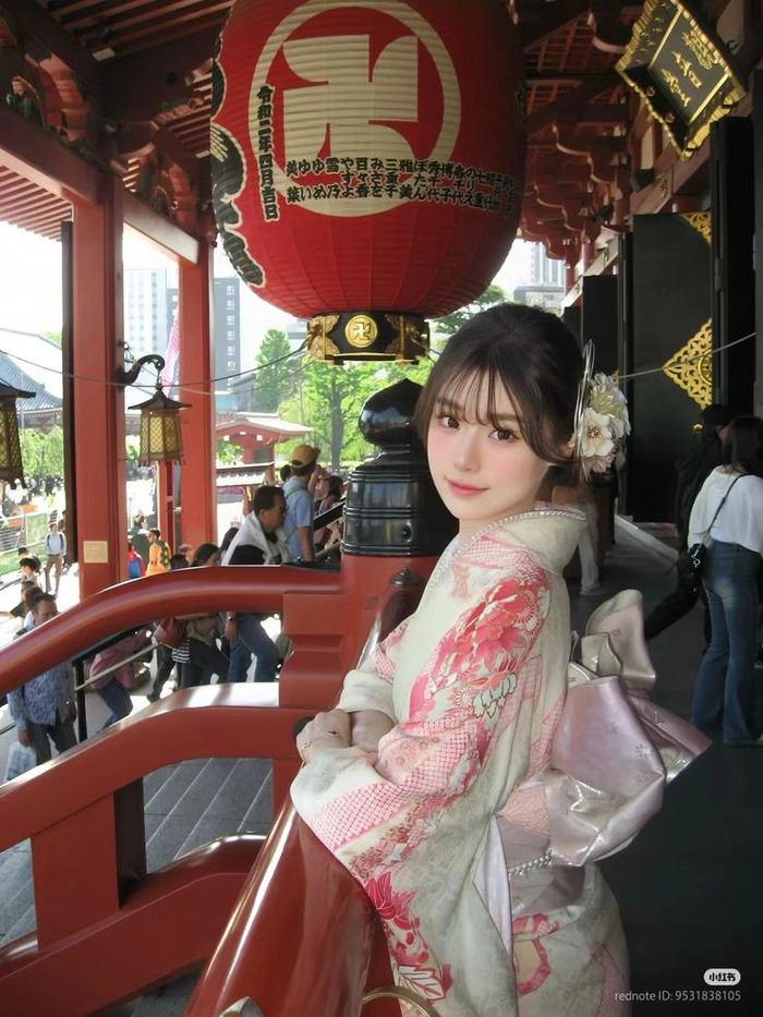 Gái xinh mặc kimono phong cách sexy