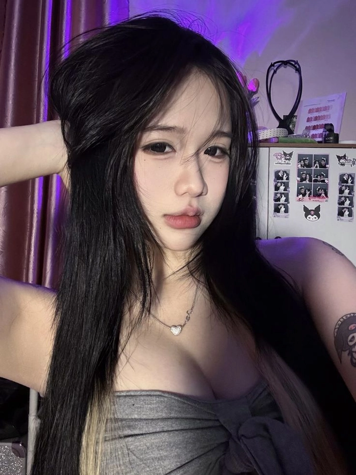 Gái xinh mặc váy ngắn Việt Nam cuốn mắt