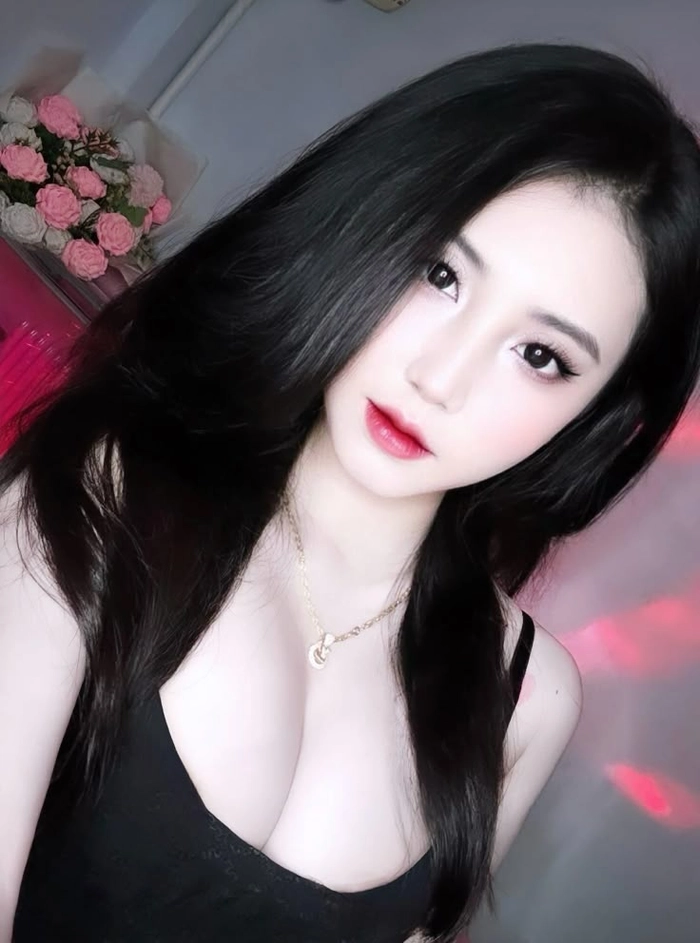 Gái xinh mặc váy ngắn Việt Nam gợi cảm