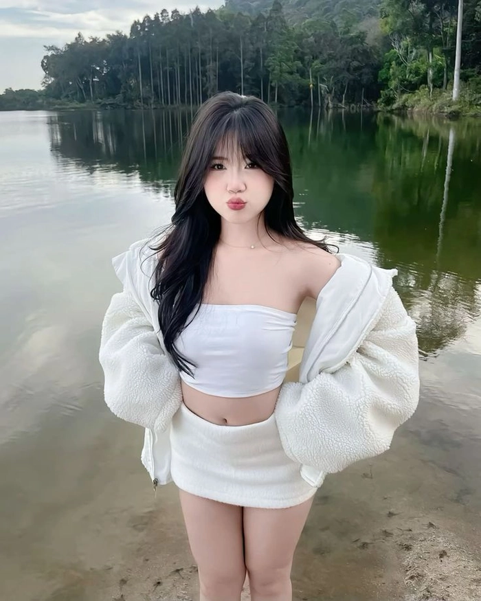 Gái xinh mới lớn mang cảm giác thân thiện